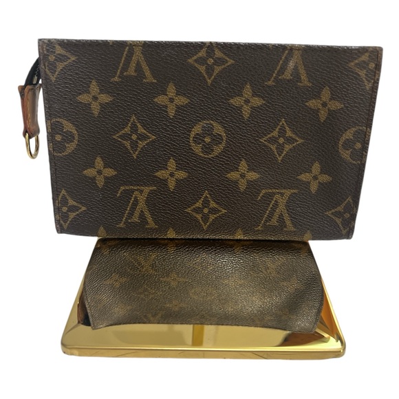 Louis Vuitton Handbags - Louis Vuitton Monogram Bucket Pouch PM